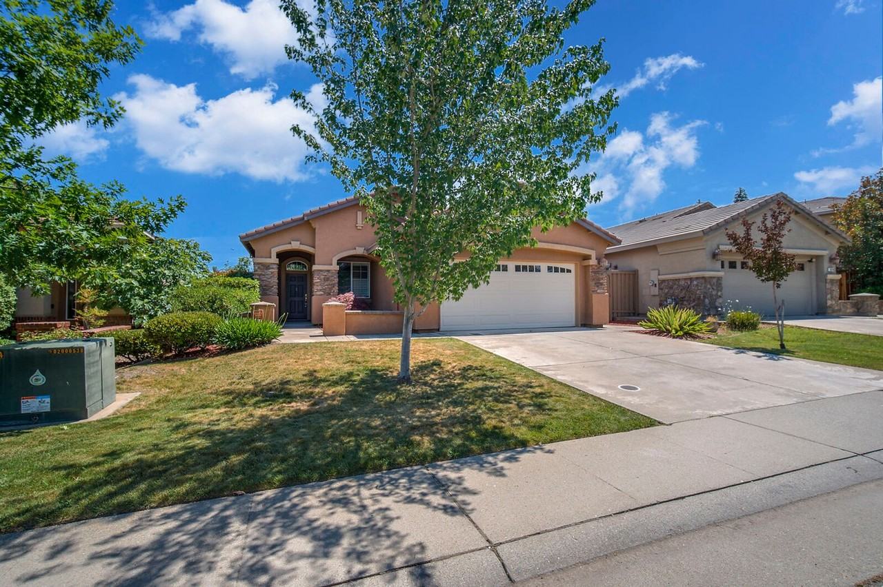 2066 Horseshoe Glen Cir - Photo 2 of 26