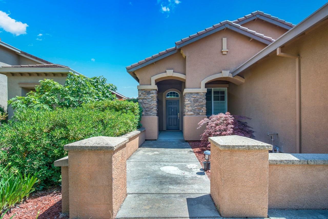 2066 Horseshoe Glen Cir - Photo 3 of 26