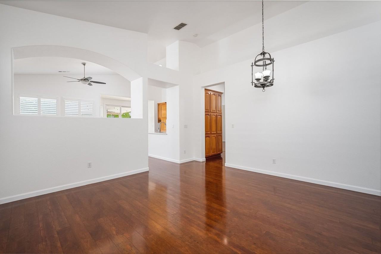 2066 Horseshoe Glen Cir - Photo 5 of 26