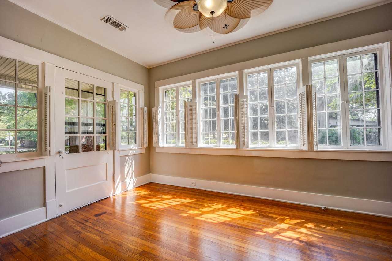 601 May Ave - Photo 2 of 32