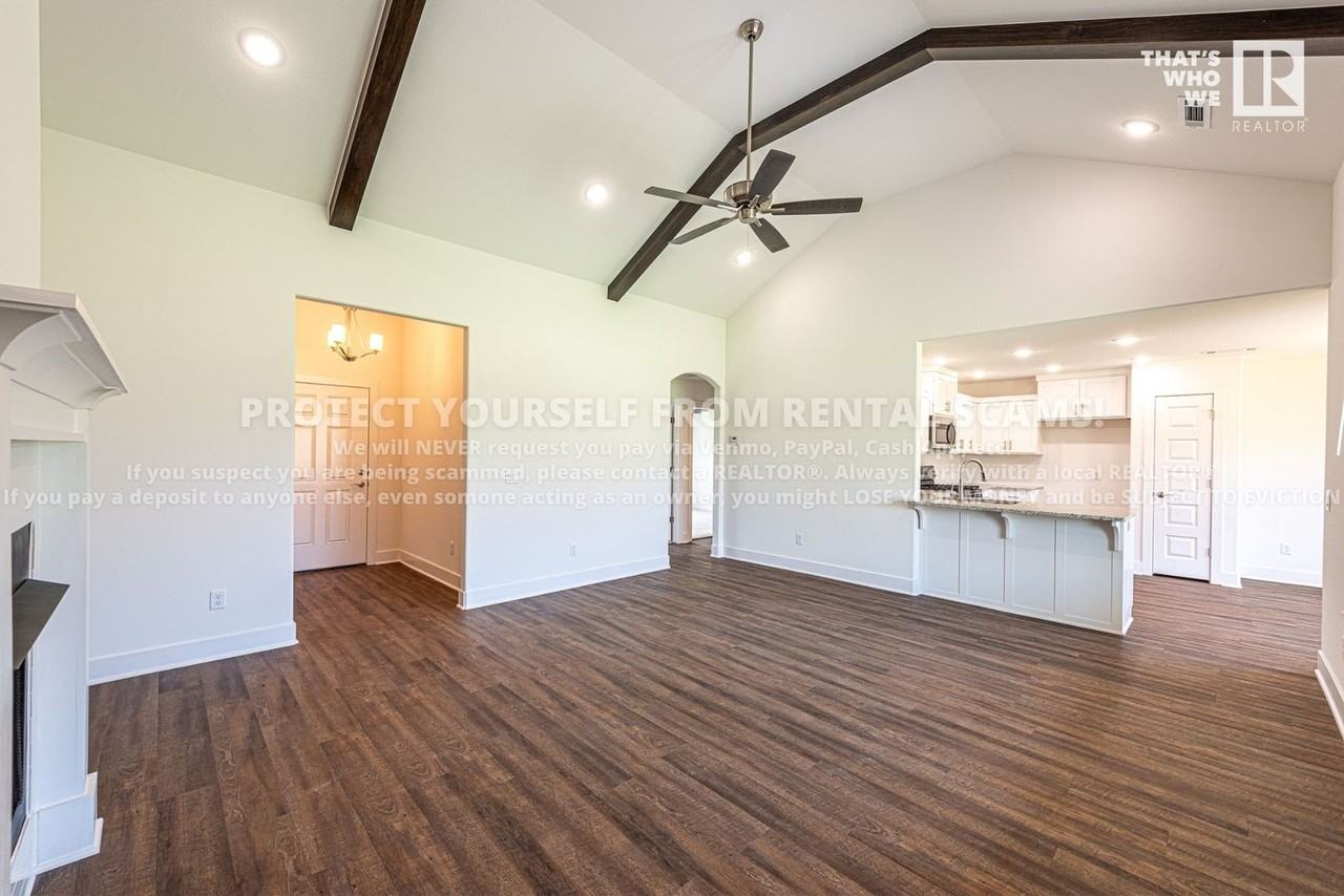 238 Pennsylvania Ave - Photo 3 of 18