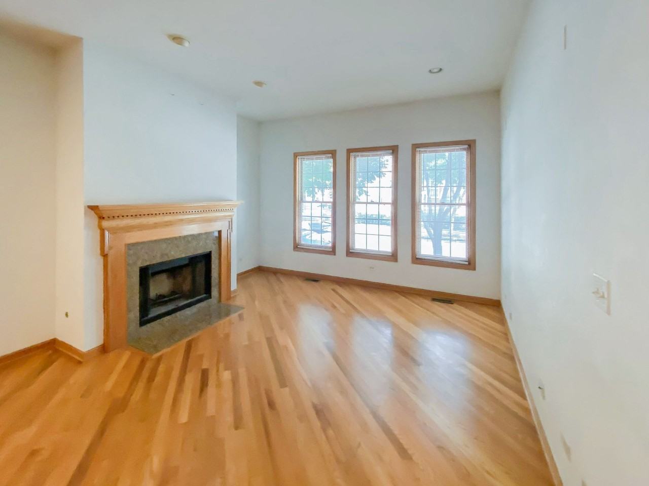 1319 W. Belmont - Photo 4 of 7