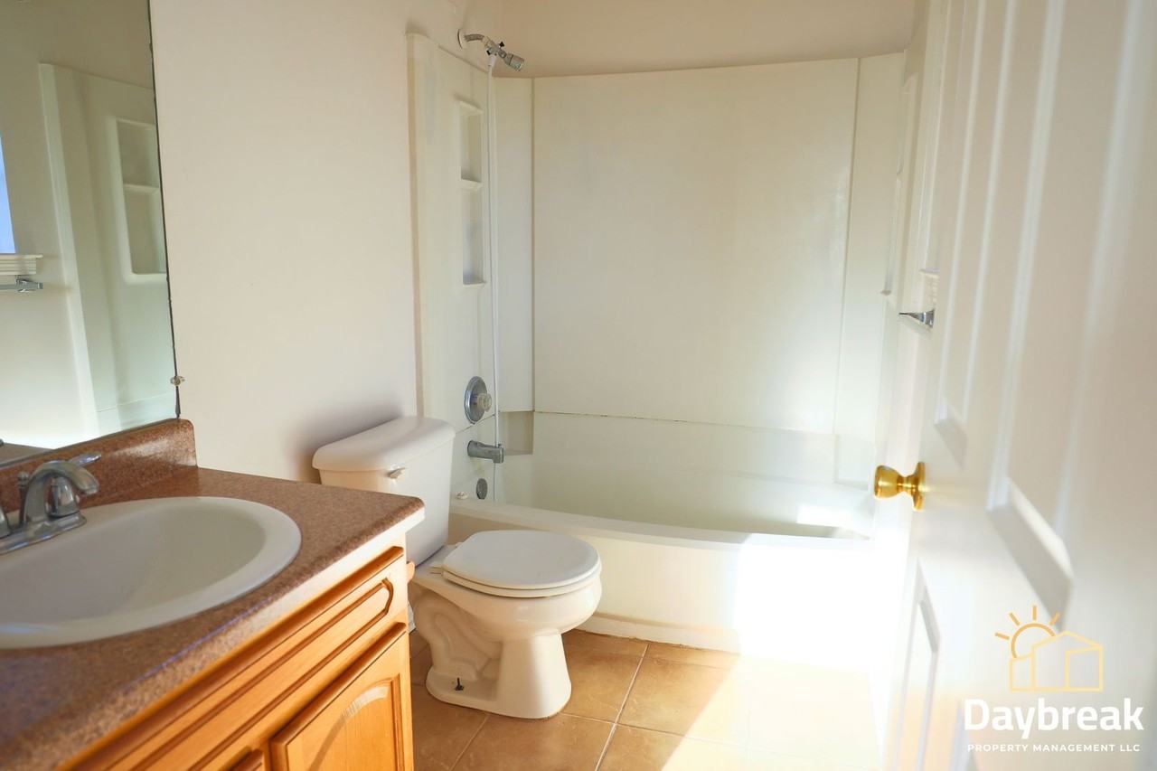 3 Coastal Ct - Photo 7 of 15