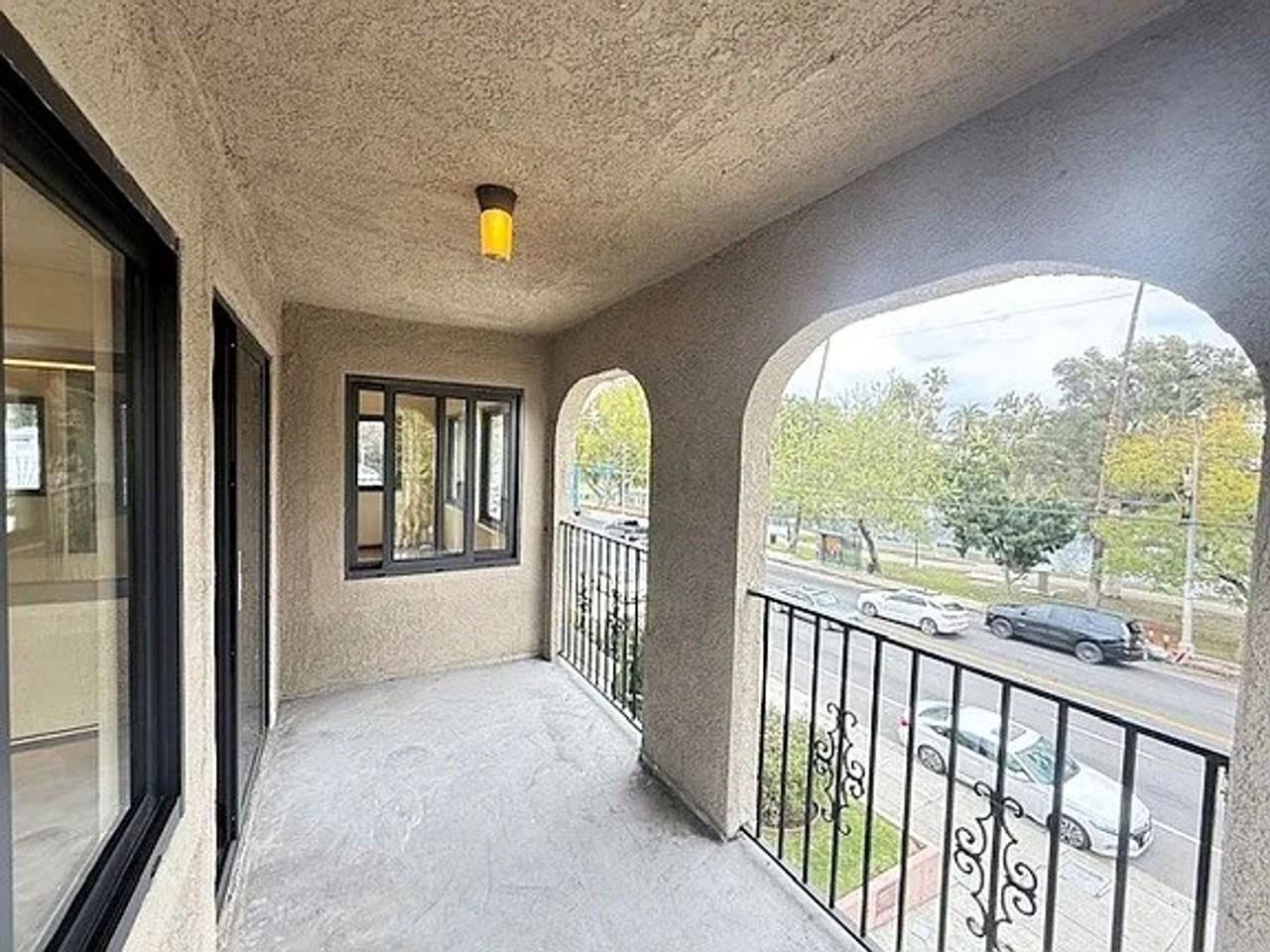 827 Glendale Blvd - Photo 3 of 21