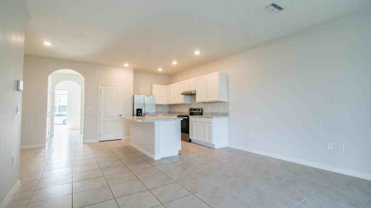 1061 Blue Jay Dr - Photo 2 of 16