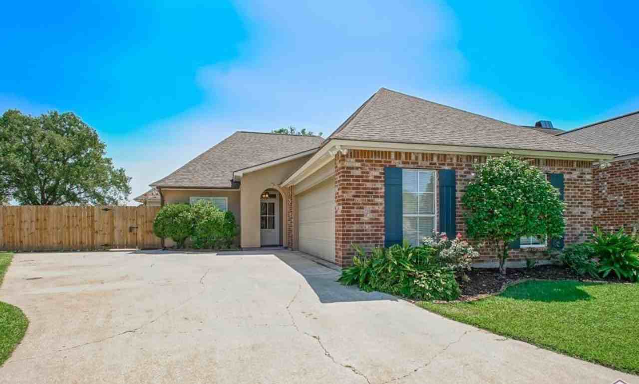 10560 Springrose Ave - Photo 2 of 18