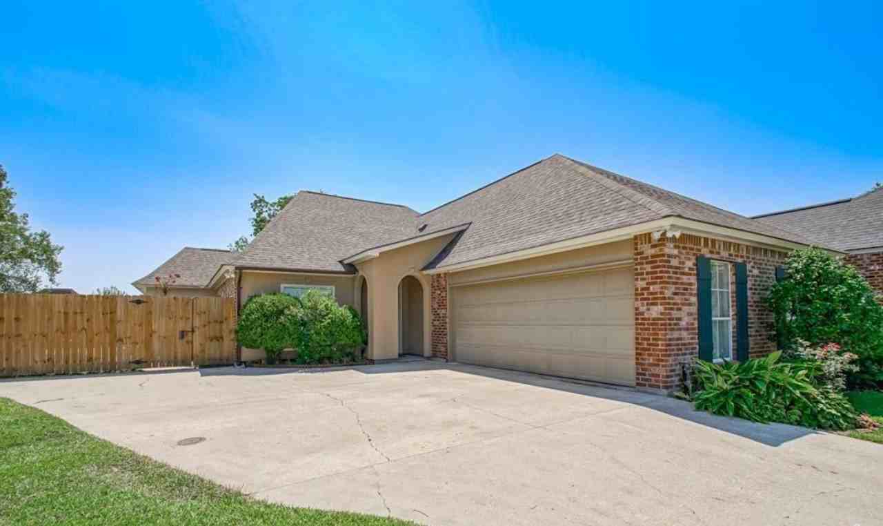 10560 Springrose Ave - Photo 3 of 18