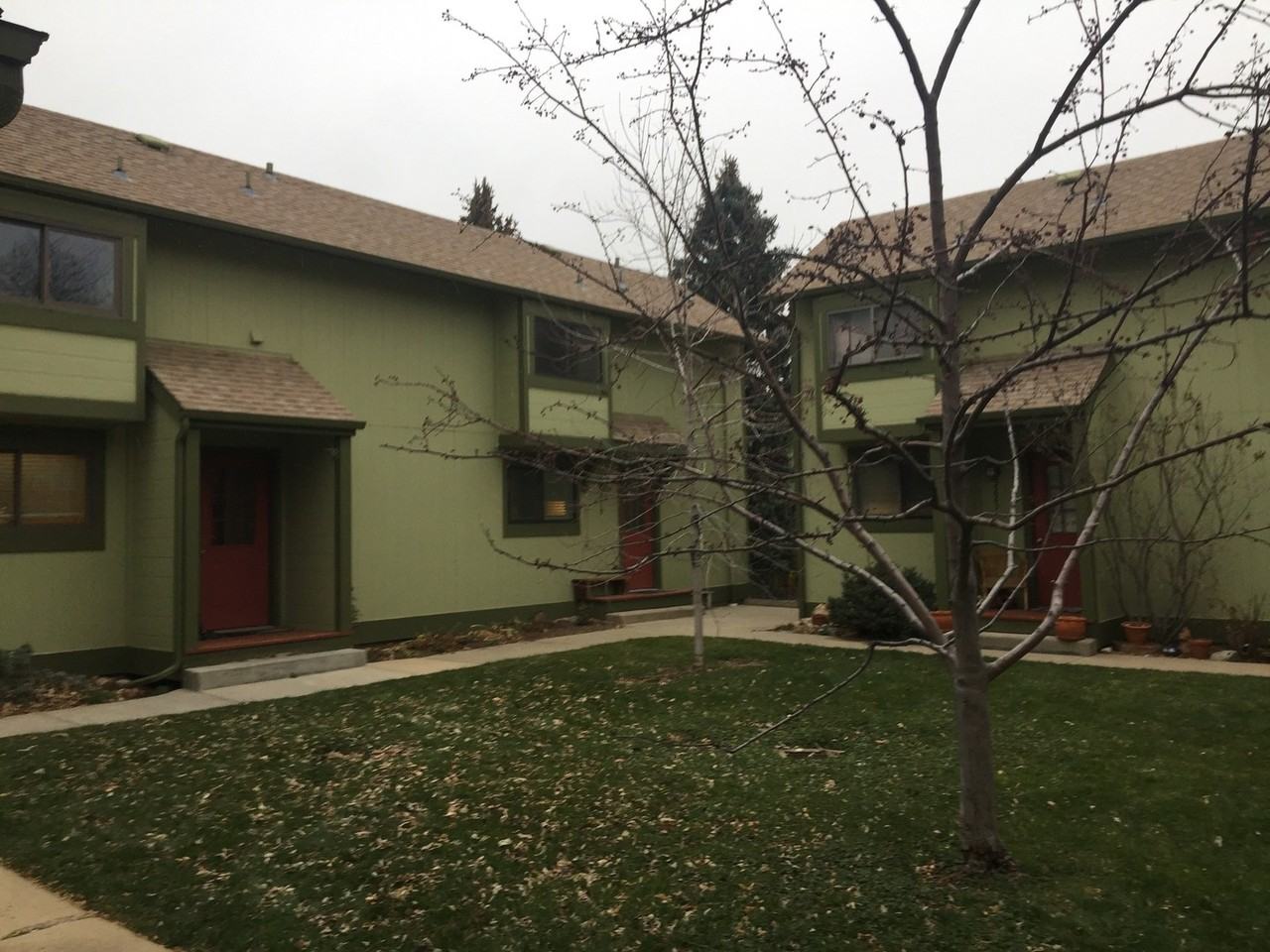 3219 Redstone Rd - Photo 2 of 27