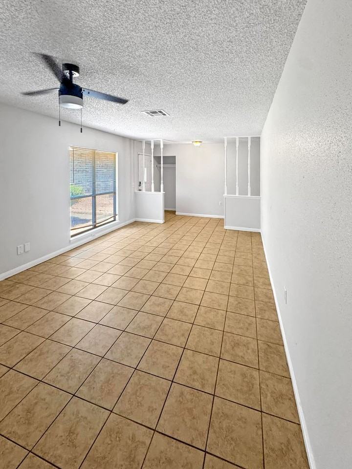 5718 Sun Ridge Dr - Photo 2 of 22