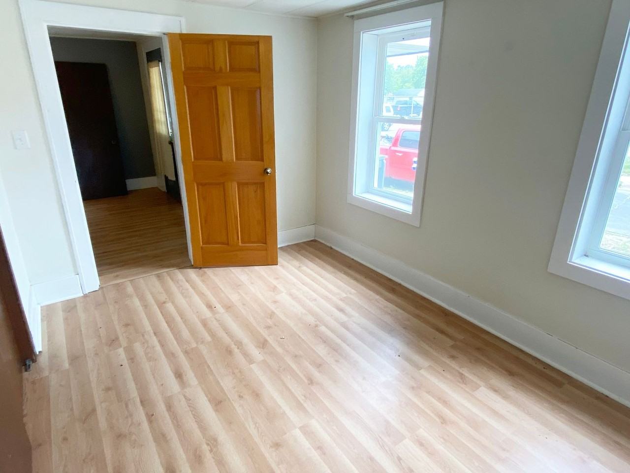 415 Frenzel Street - Photo 7 of 22