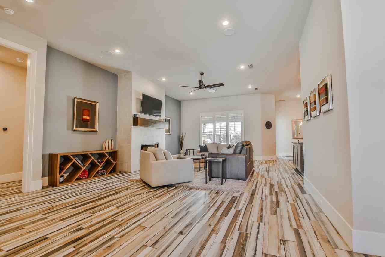 4807 116th Street - Photo 3 of 48