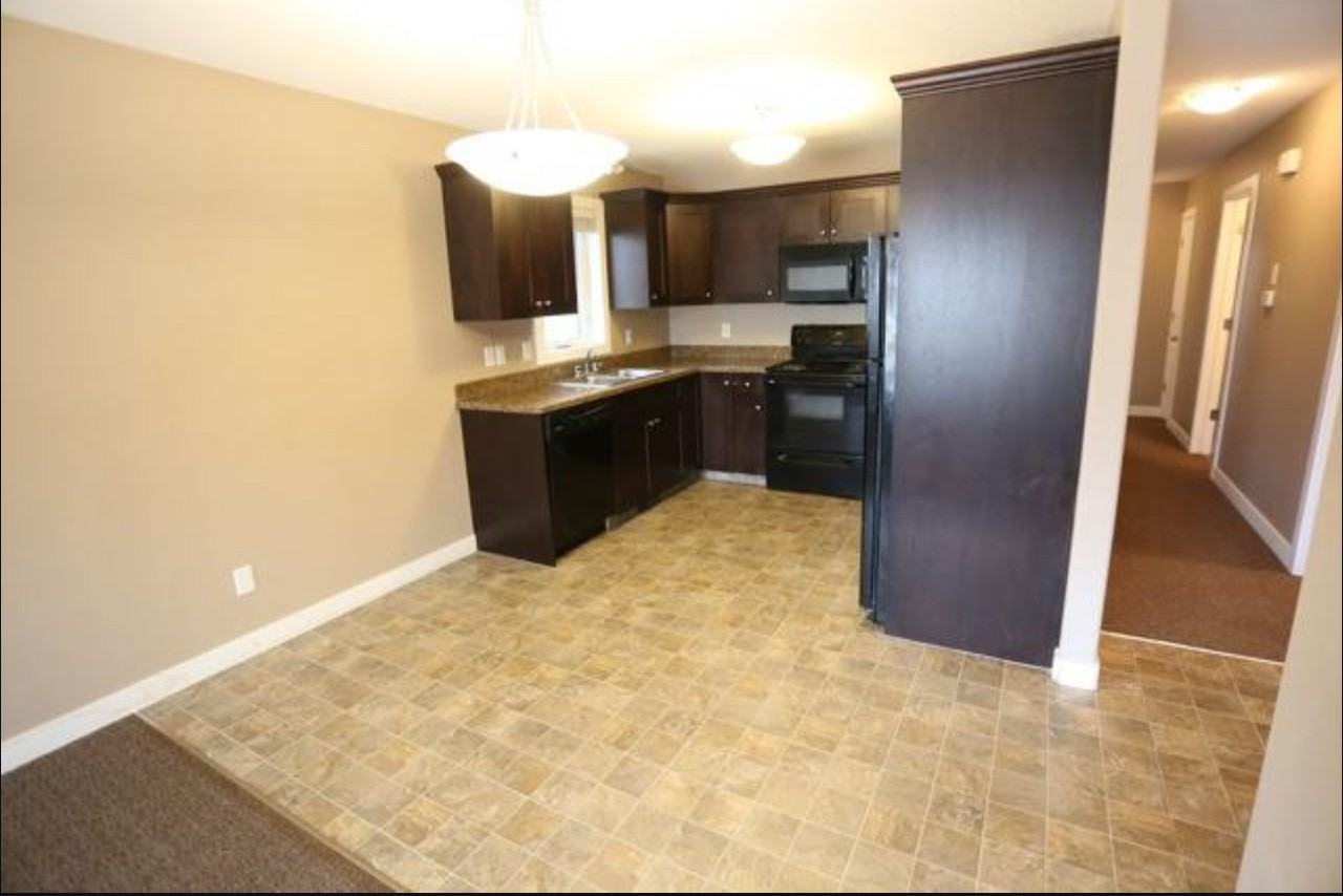 249 Broad St - Photo 3 of 14