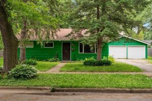 featured image of 1210 Blaine Dr