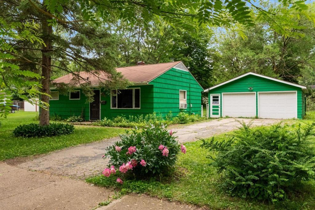 1210 Blaine Dr - Photo 2 of 25