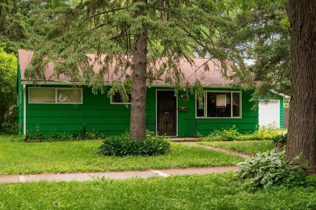 1210 Blaine Dr - Photo 3 of 25