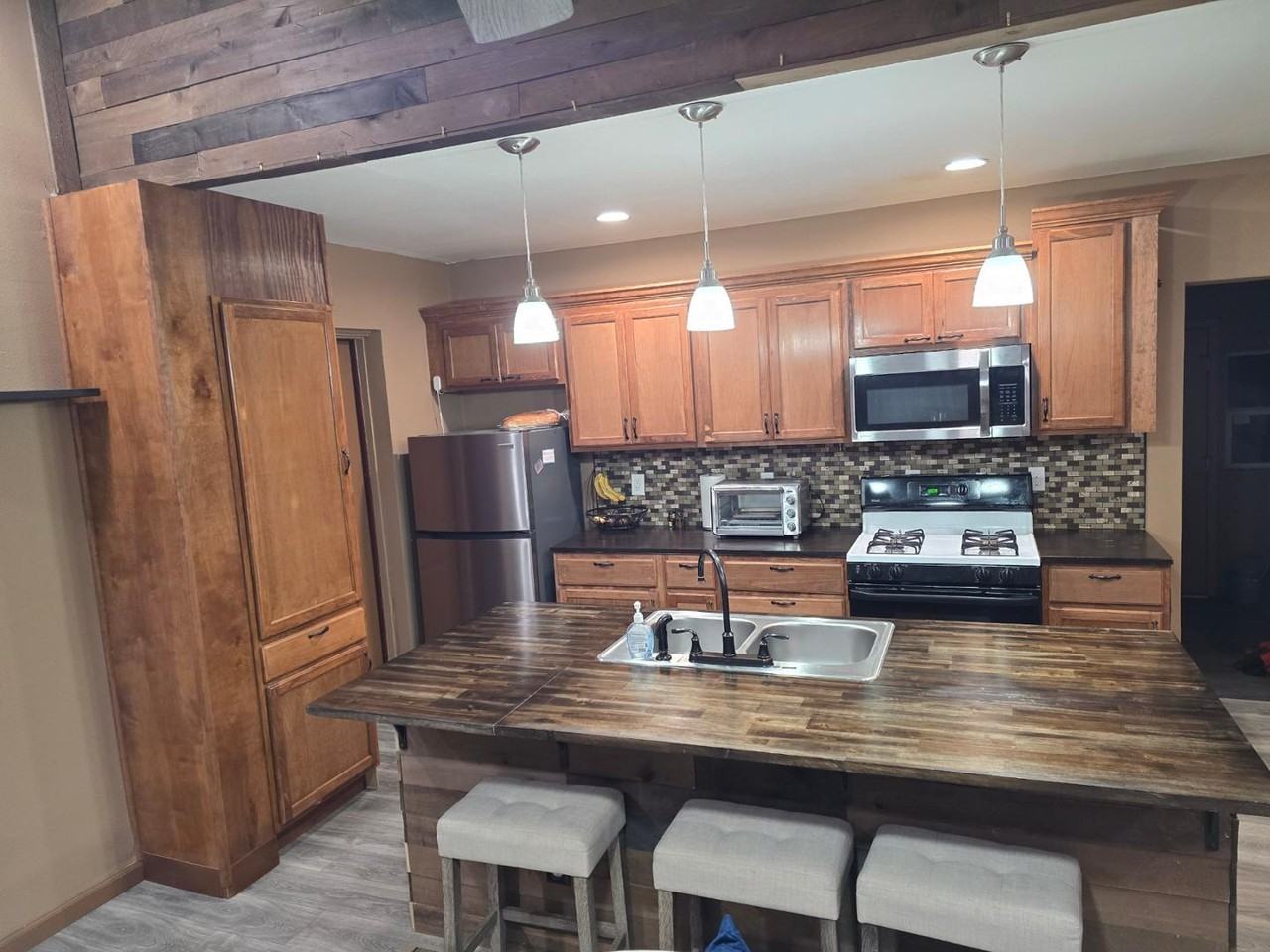 613 W 28th St - Photo 5 of 14