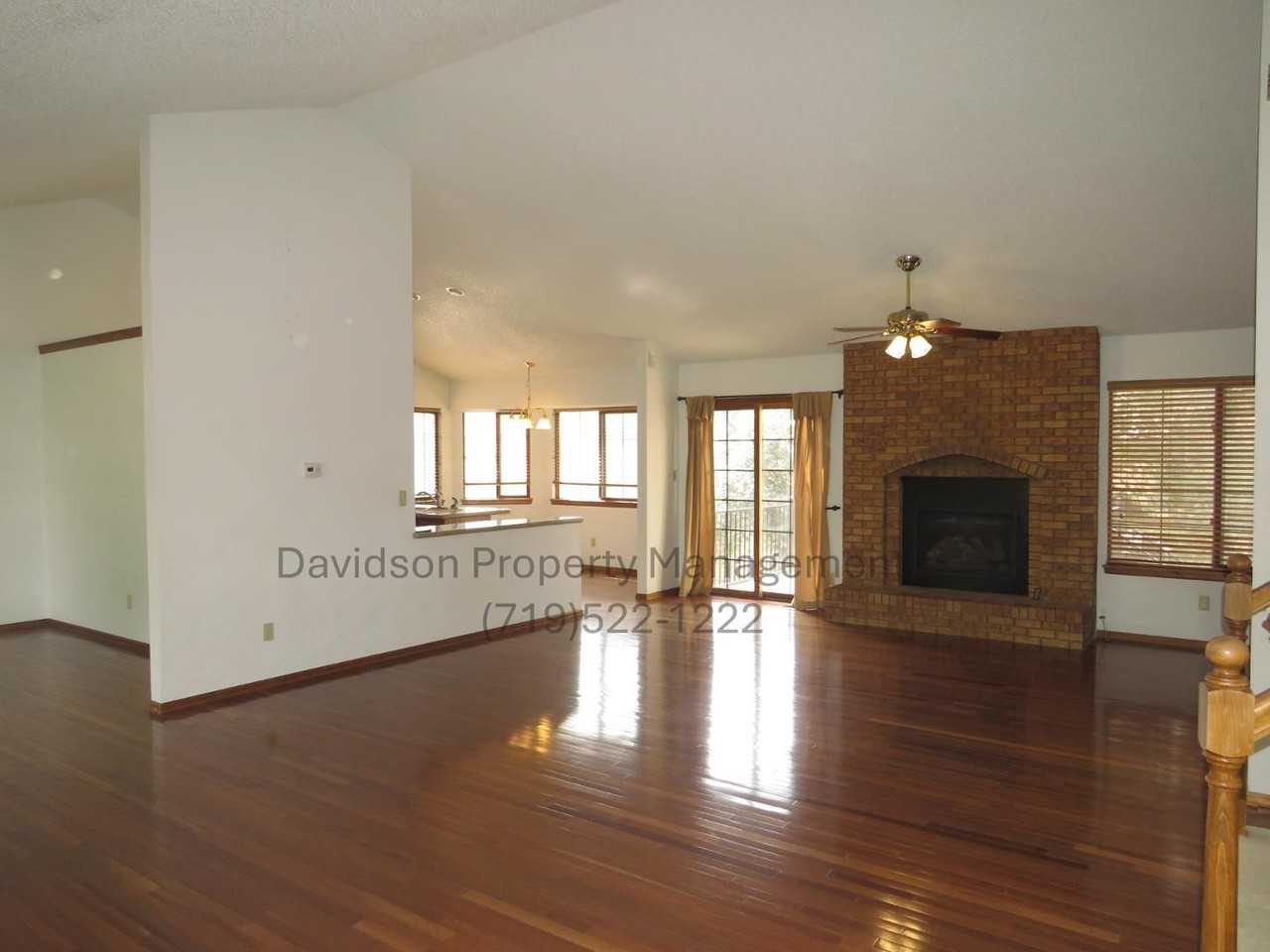 935 Popes Valley Dr - Photo 2 of 20