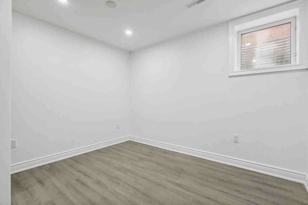 1284 Dartmoor St #BS - Photo 3 of 9