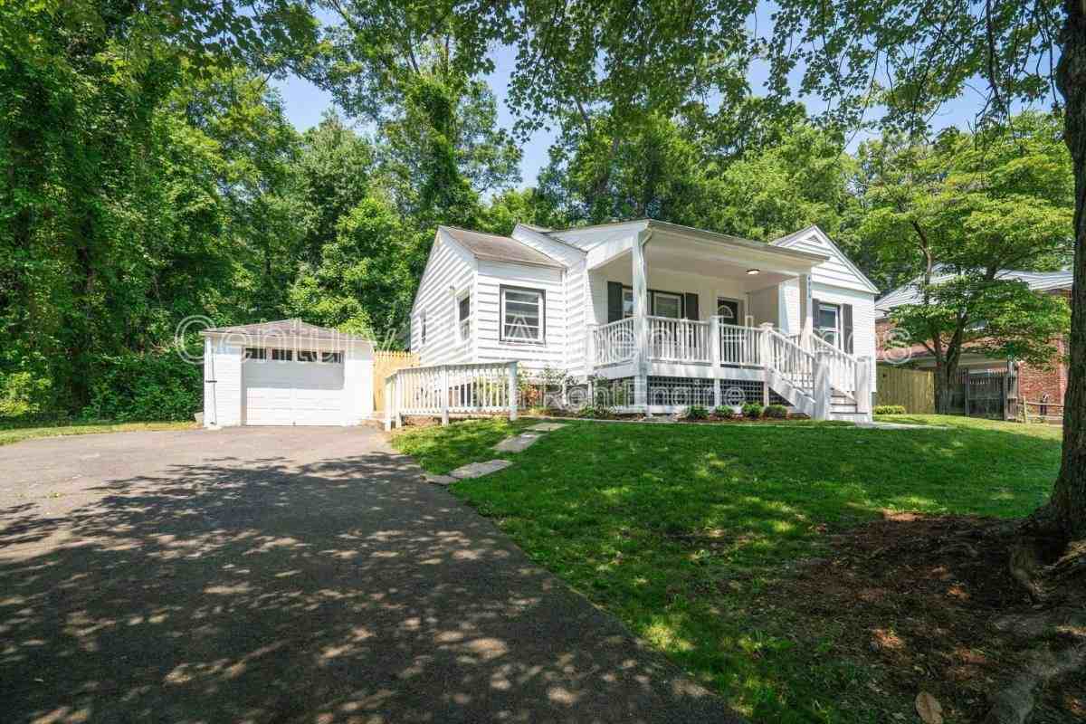 4916 Chowan Ave - Photo 2 of 10