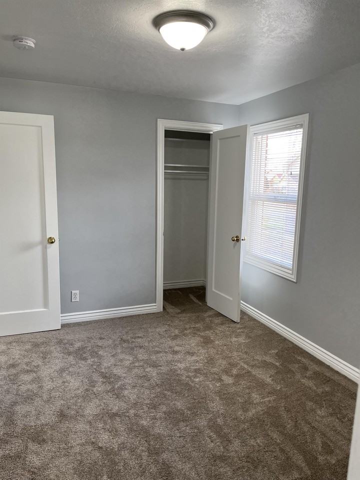 632 N Main St - Photo 3 of 27