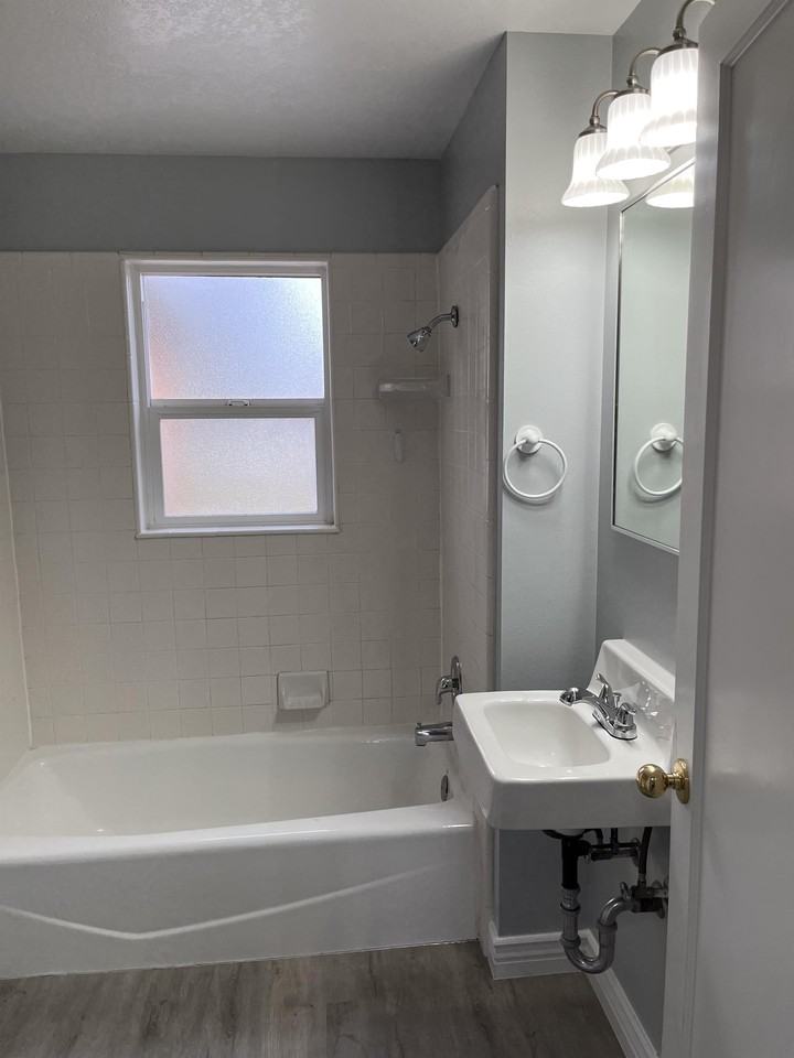 632 N Main St - Photo 7 of 27