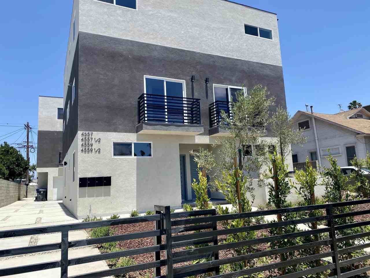 4557 Pickford St - Photo 2 of 16