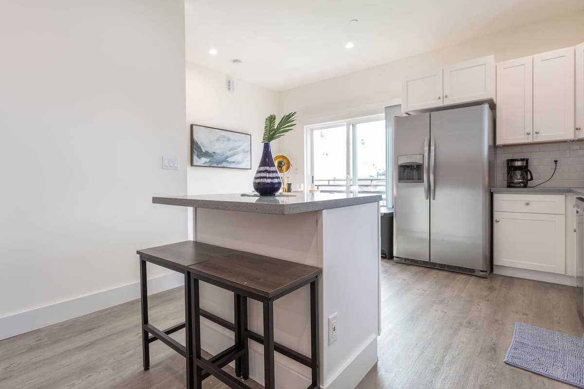 4557 Pickford St - Photo 7 of 16