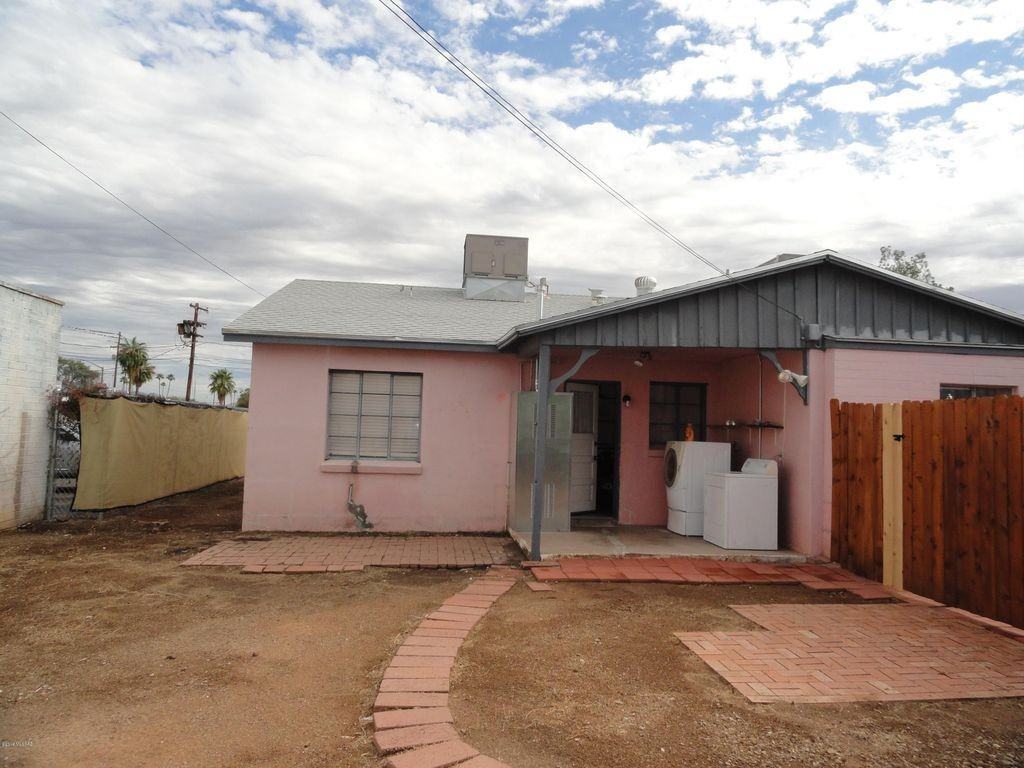 2309 N Treat Ave - Photo 2 of 13