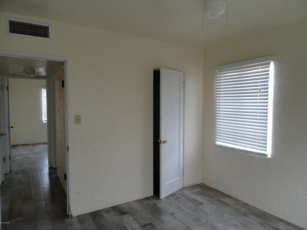 2309 N Treat Ave - Photo 4 of 13