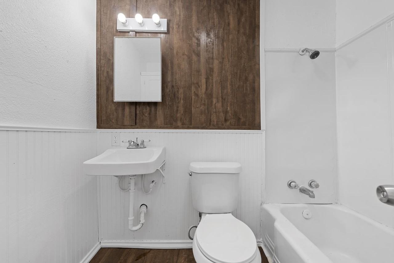 2601 Herring Ave #1 - Photo 5 of 24