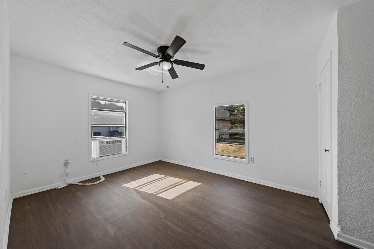 2601 Herring Ave #1 - Photo 3 of 24