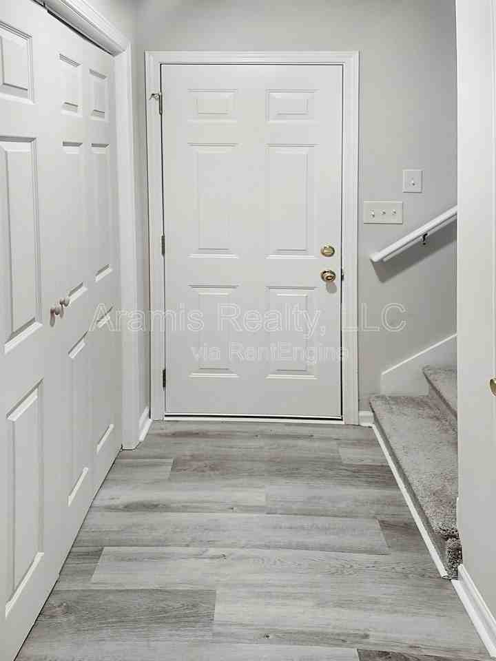 533 Dove Way - Photo 3 of 34