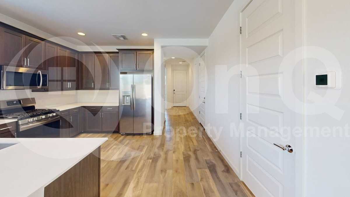 17108 W Fallen Leaf Ln - Photo 3 of 25