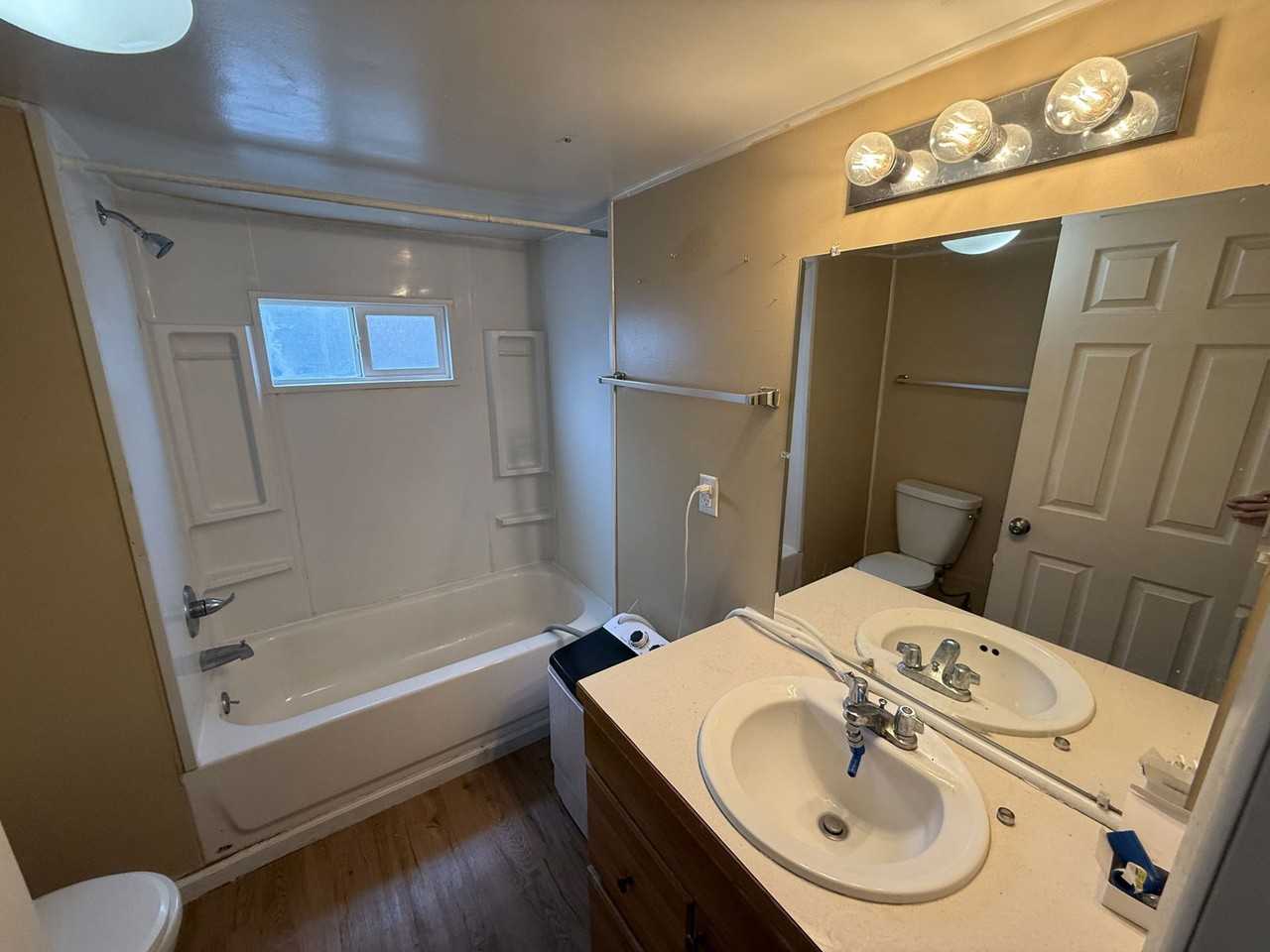 1303 N College Ave #16 - Photo 7 of 11