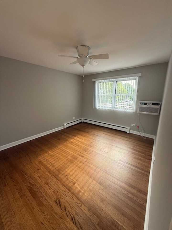 2349-59 W. Jarvis/7335-37 N. Western - Photo 4 of 10