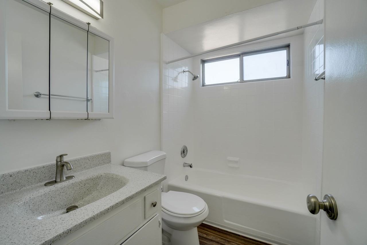 Wave Crest - Photo 5 of 11