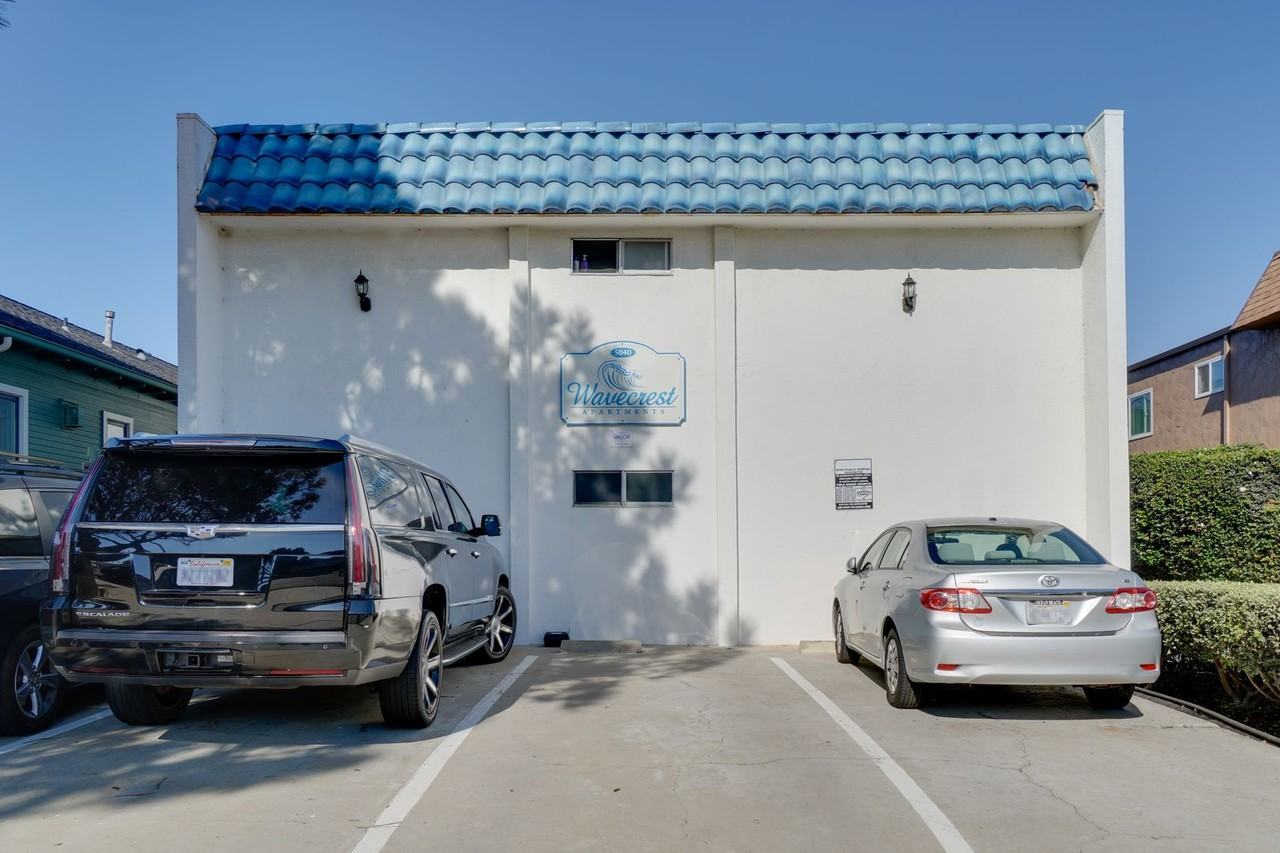 Wave Crest - Photo 7 of 11