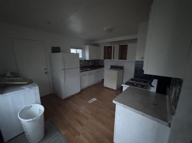 26039 Lehigh St - Photo 3 of 10
