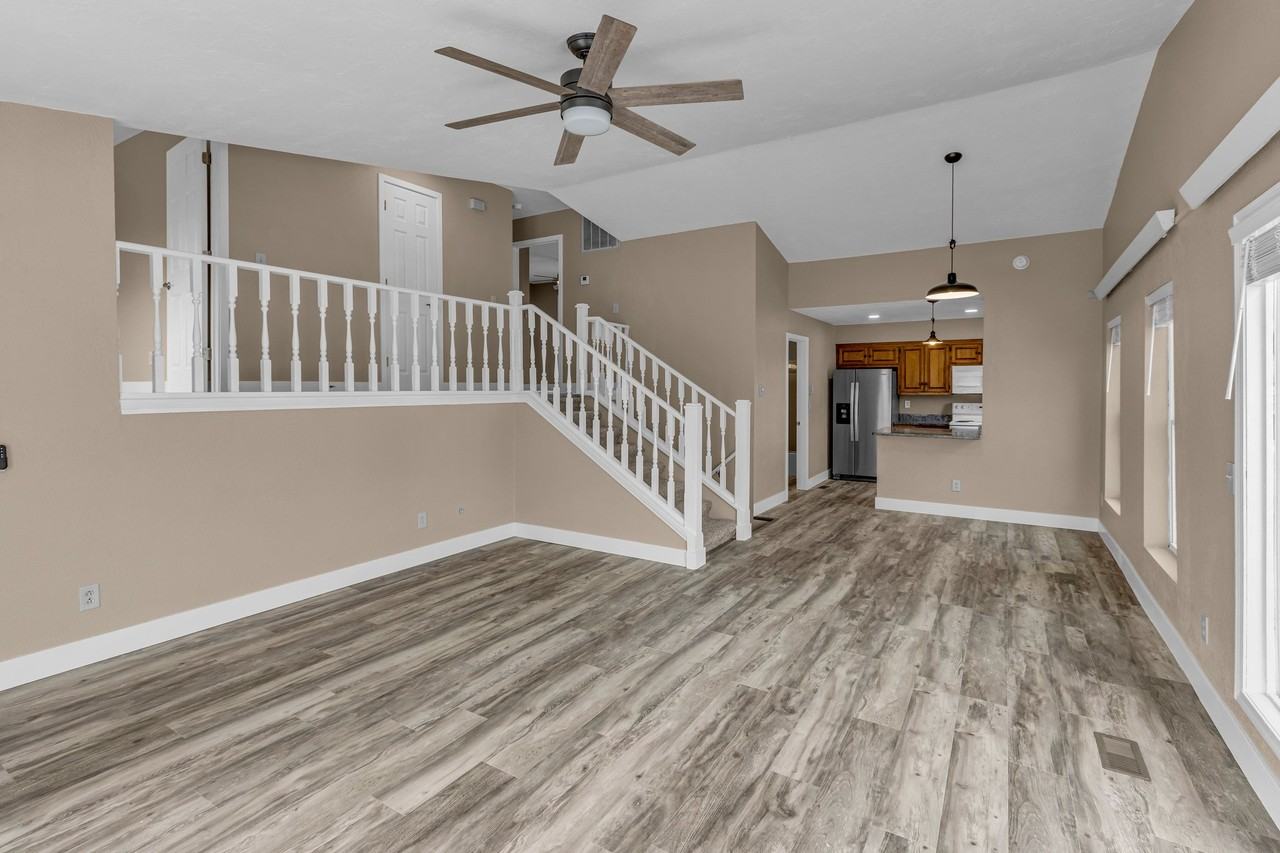 36 Estes Dr - Photo 2 of 12