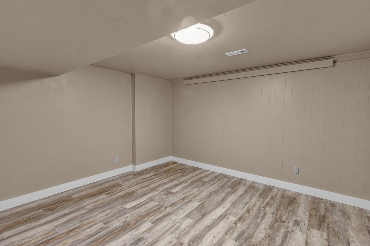 36 Estes Dr - Photo 7 of 12