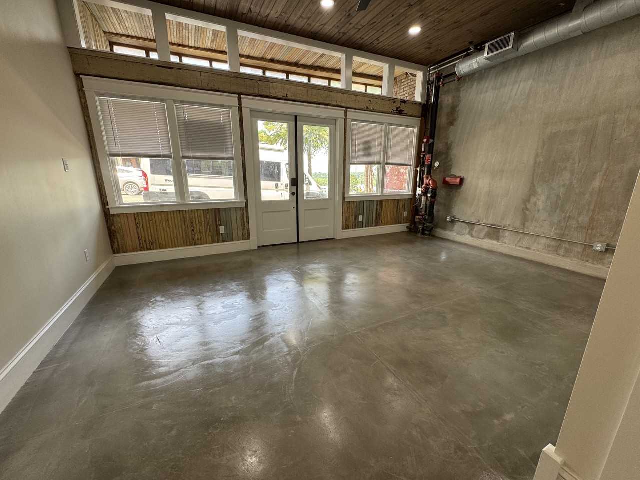 1207 Washington St - Photo 2 of 12