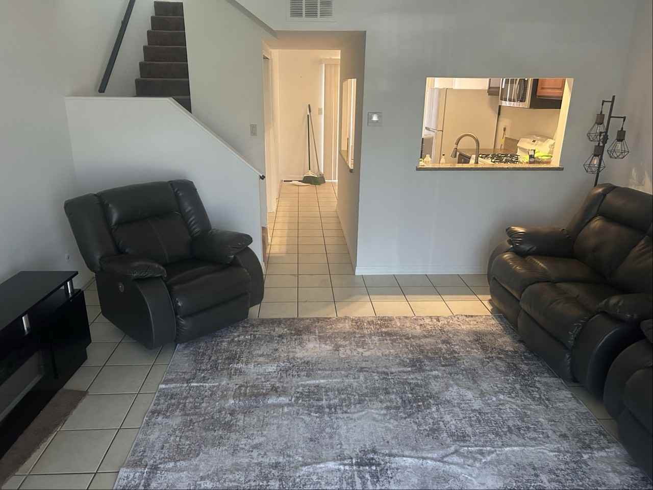 450 Colorado Ave Apt A - Photo 2 of 12