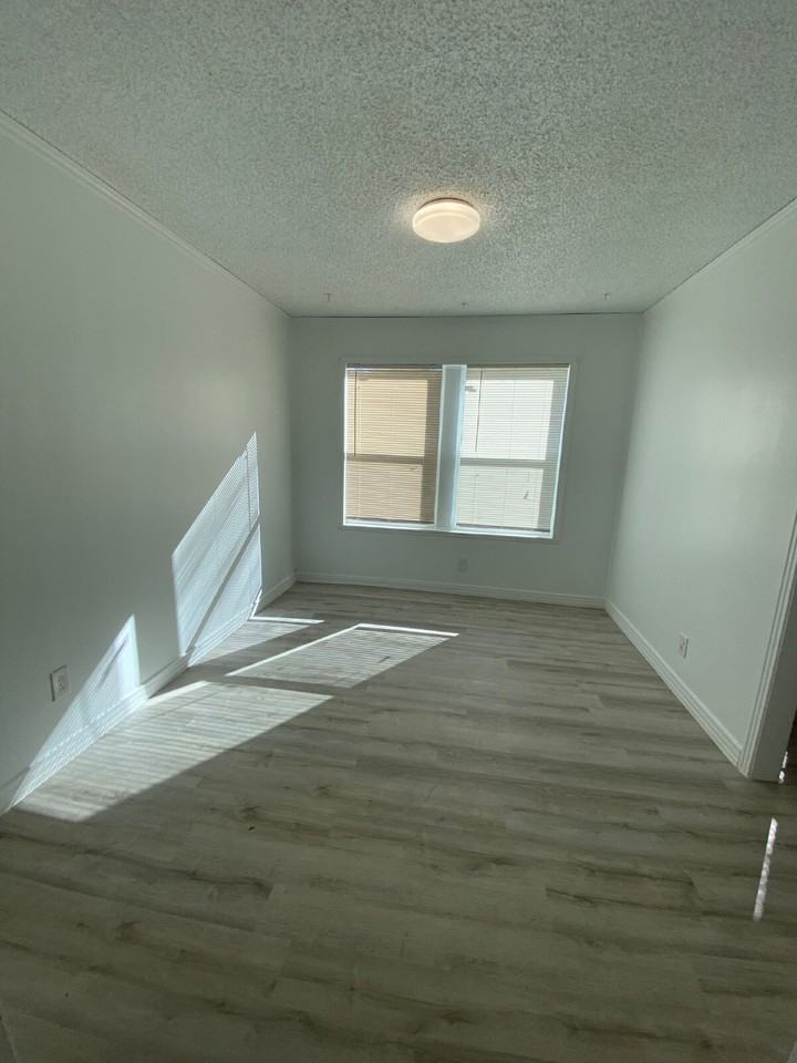 3303 35th St - Photo 5 of 15