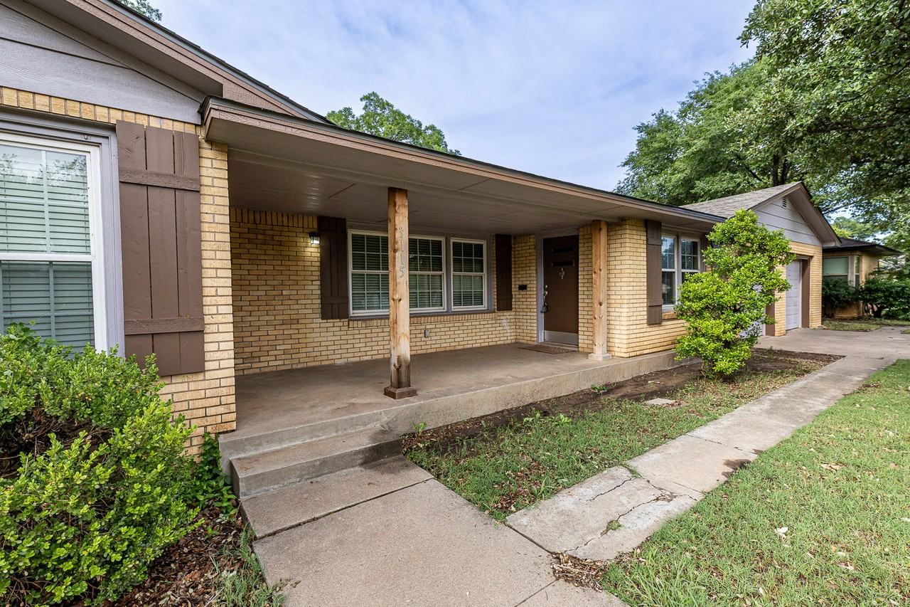 3115 32nd St - Photo 3 of 50