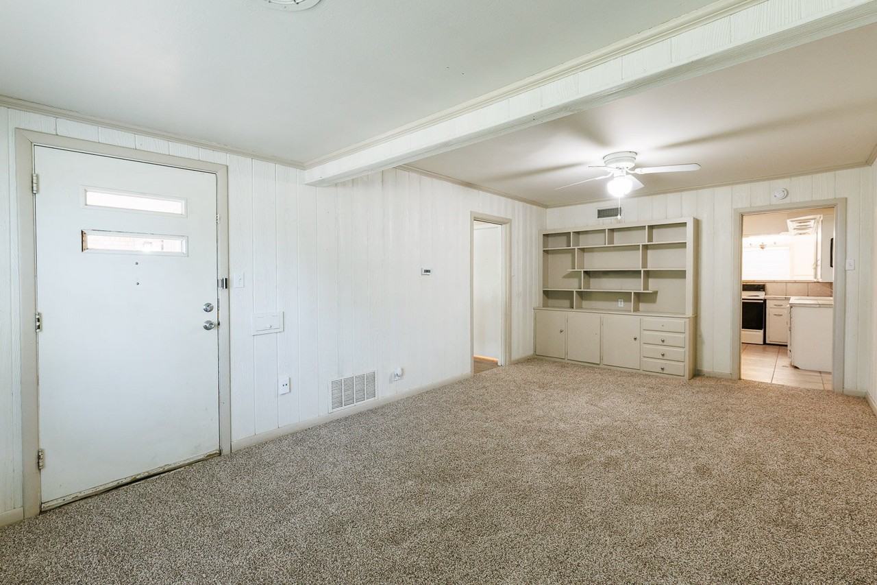 3115 32nd St - Photo 6 of 39