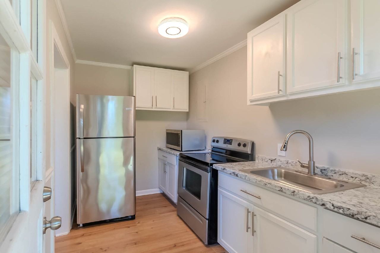 1817 Ragland Ave - Photo 2 of 12