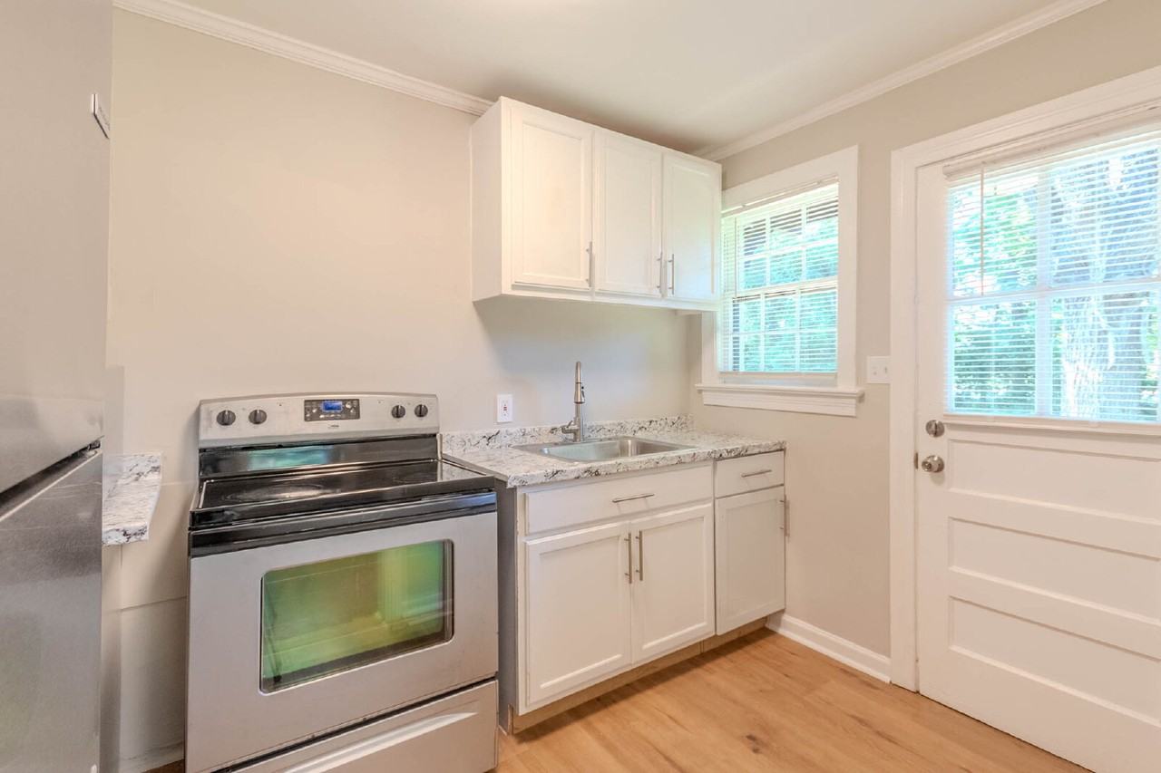 1817 Ragland Ave - Photo 3 of 12