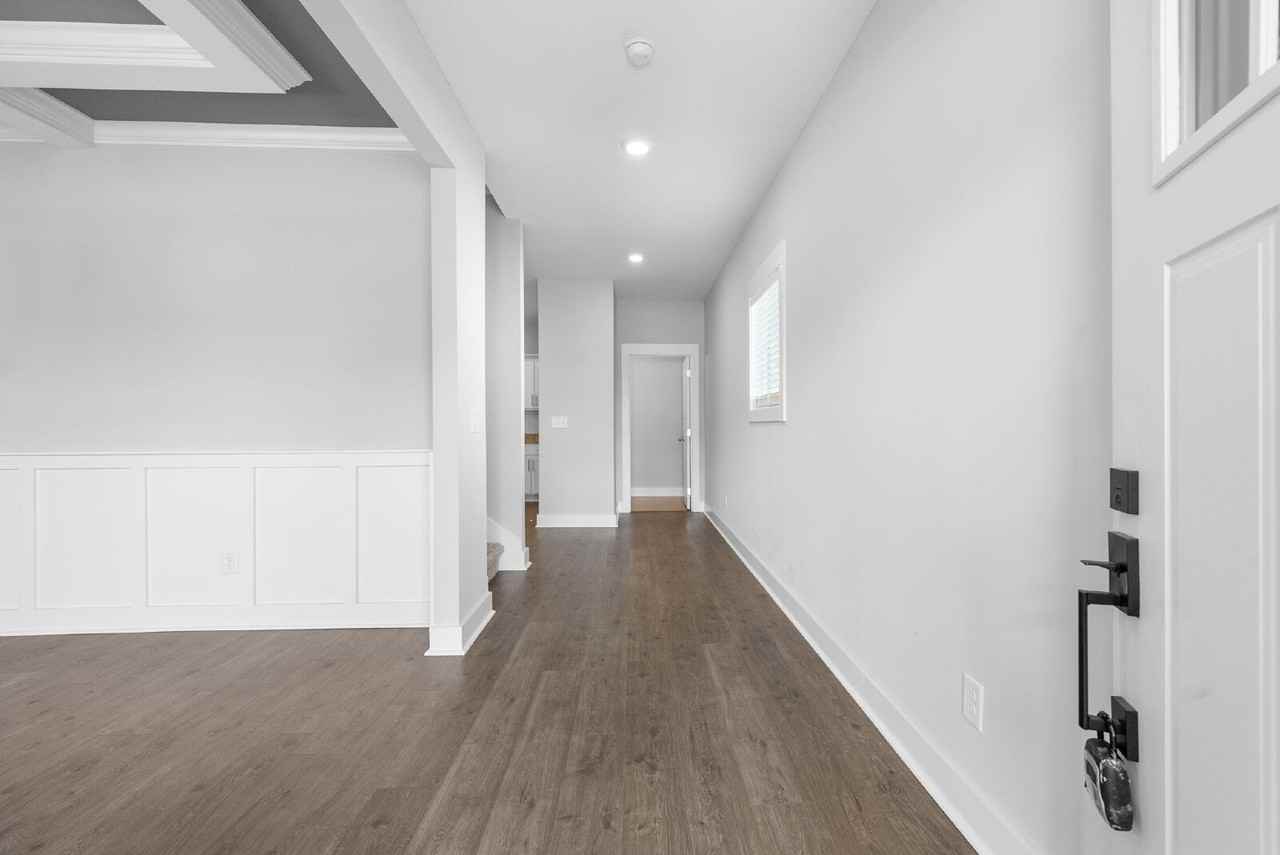 1532 Kingbird Dr - Photo 3 of 16