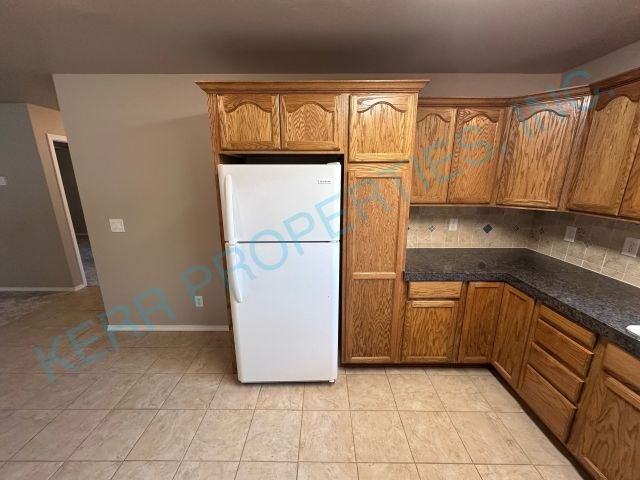 3142 Ne 16th St - Photo 5 of 12