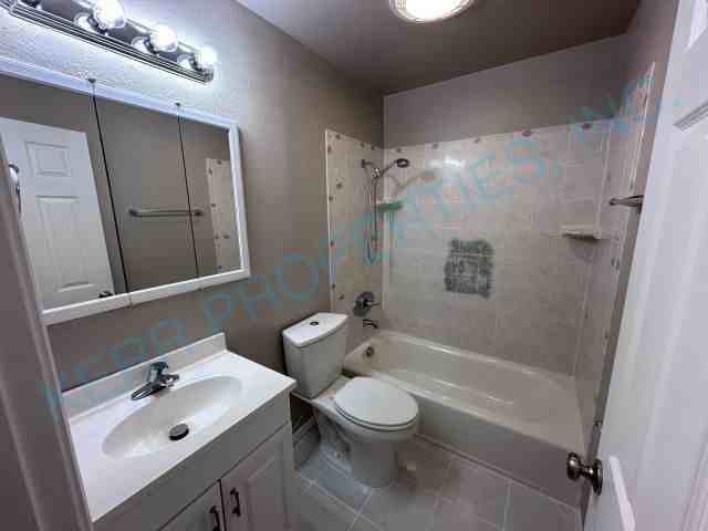 3142 Ne 16th St - Photo 7 of 12